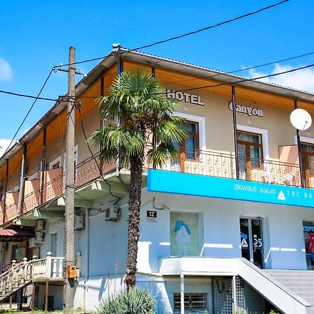 Canyon Hotel Khidi Екстериор снимка