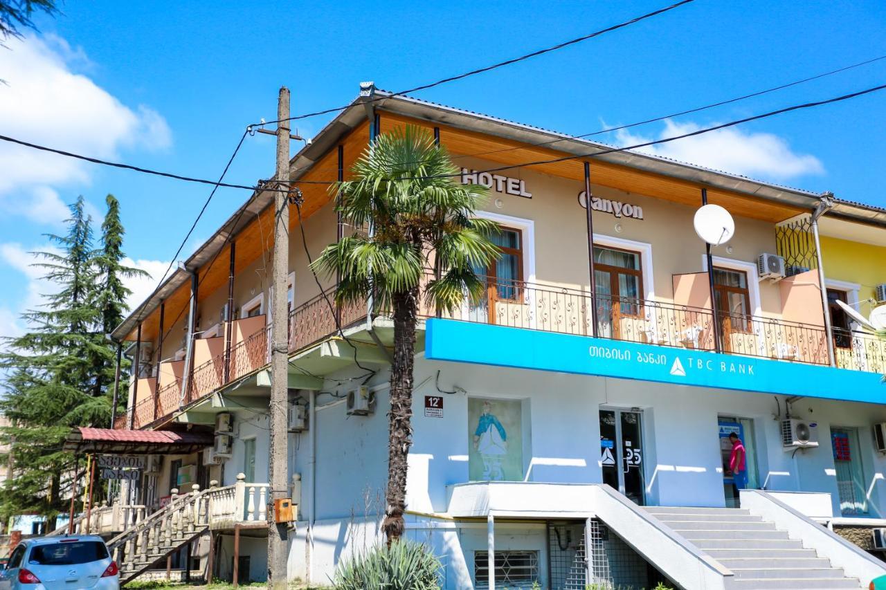 Canyon Hotel Khidi Екстериор снимка