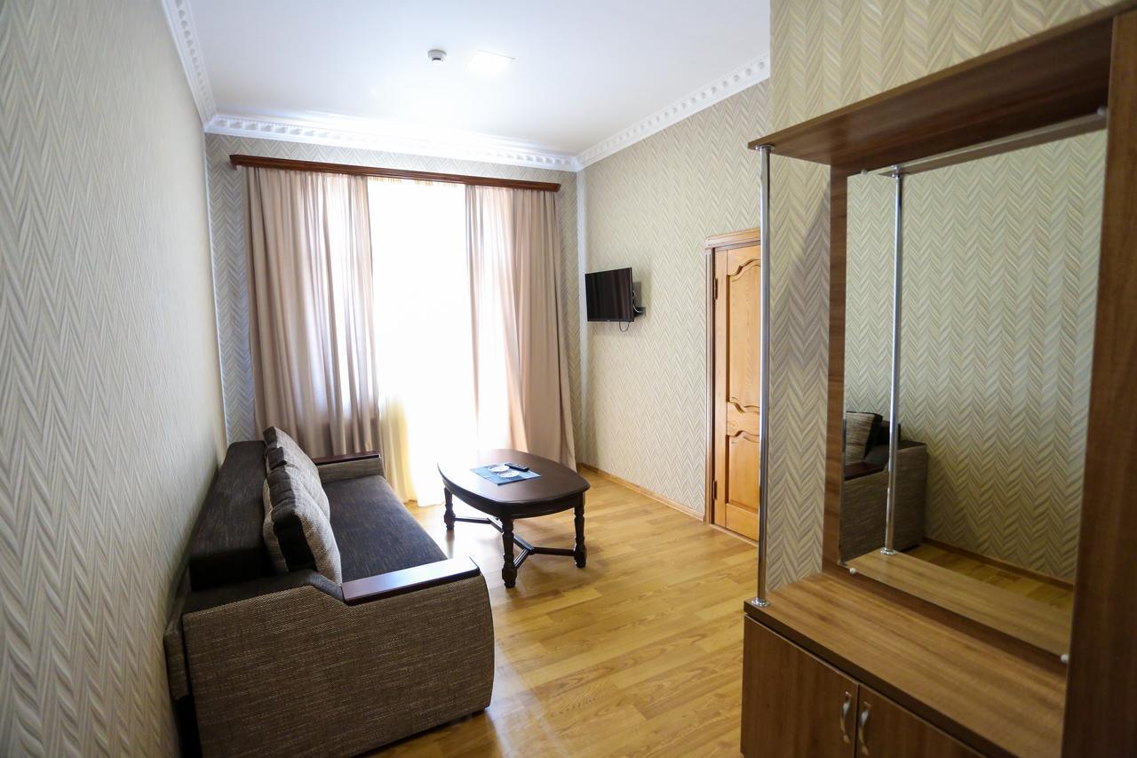 Canyon Hotel Khidi Екстериор снимка